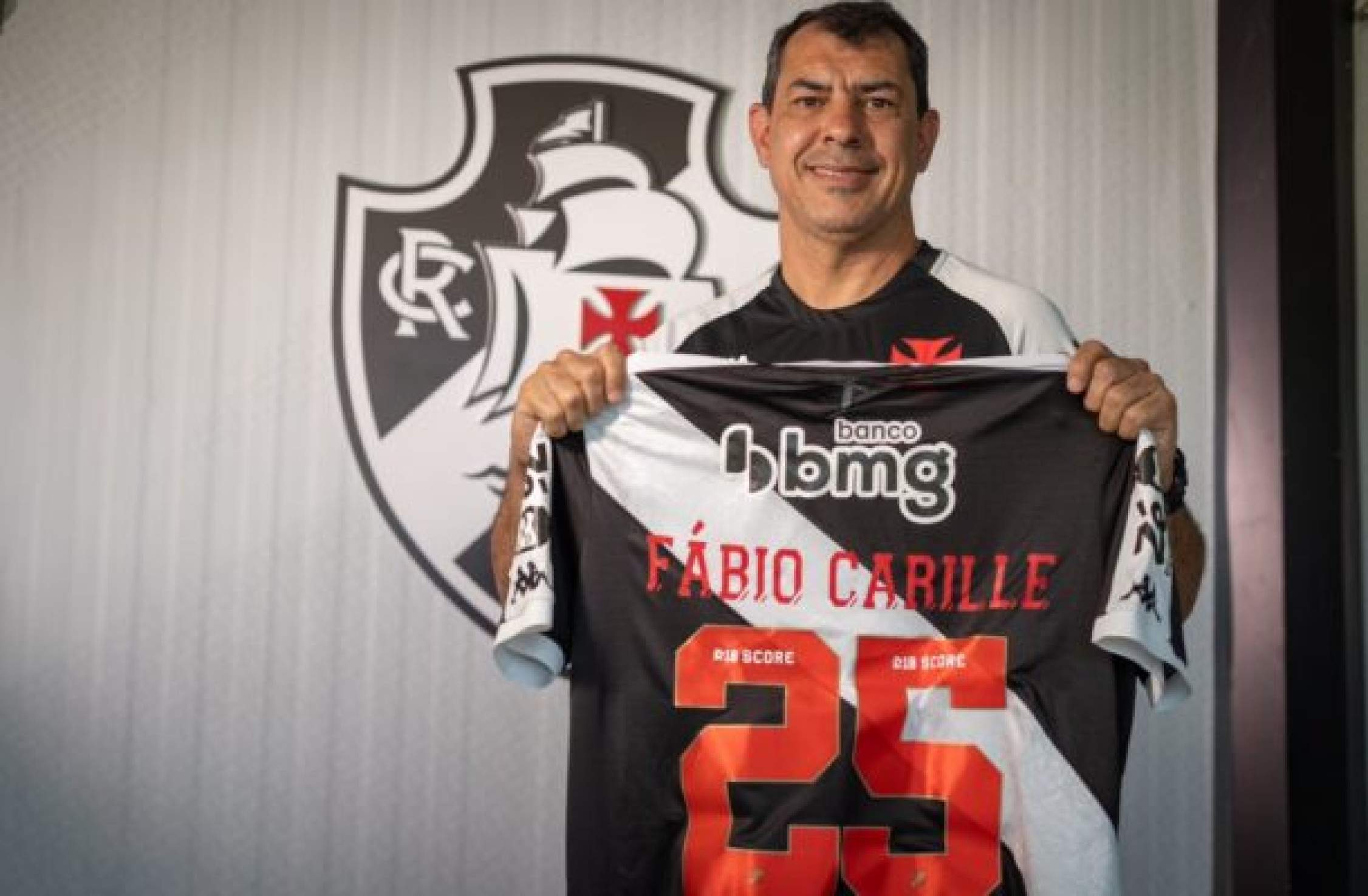 Carille inicia trabalho; relembre os últimos a começar temporada no Vasco