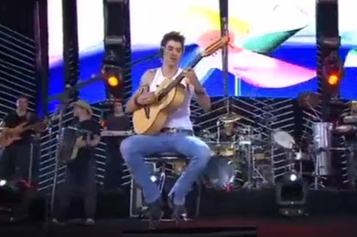 Nascido em 3 de setembro de 1989, em Presidente Olegário, Minas Gerais, ele iniciou sua carreira ainda jovem, cantando em eventos e festas.-Reprodução Instagram