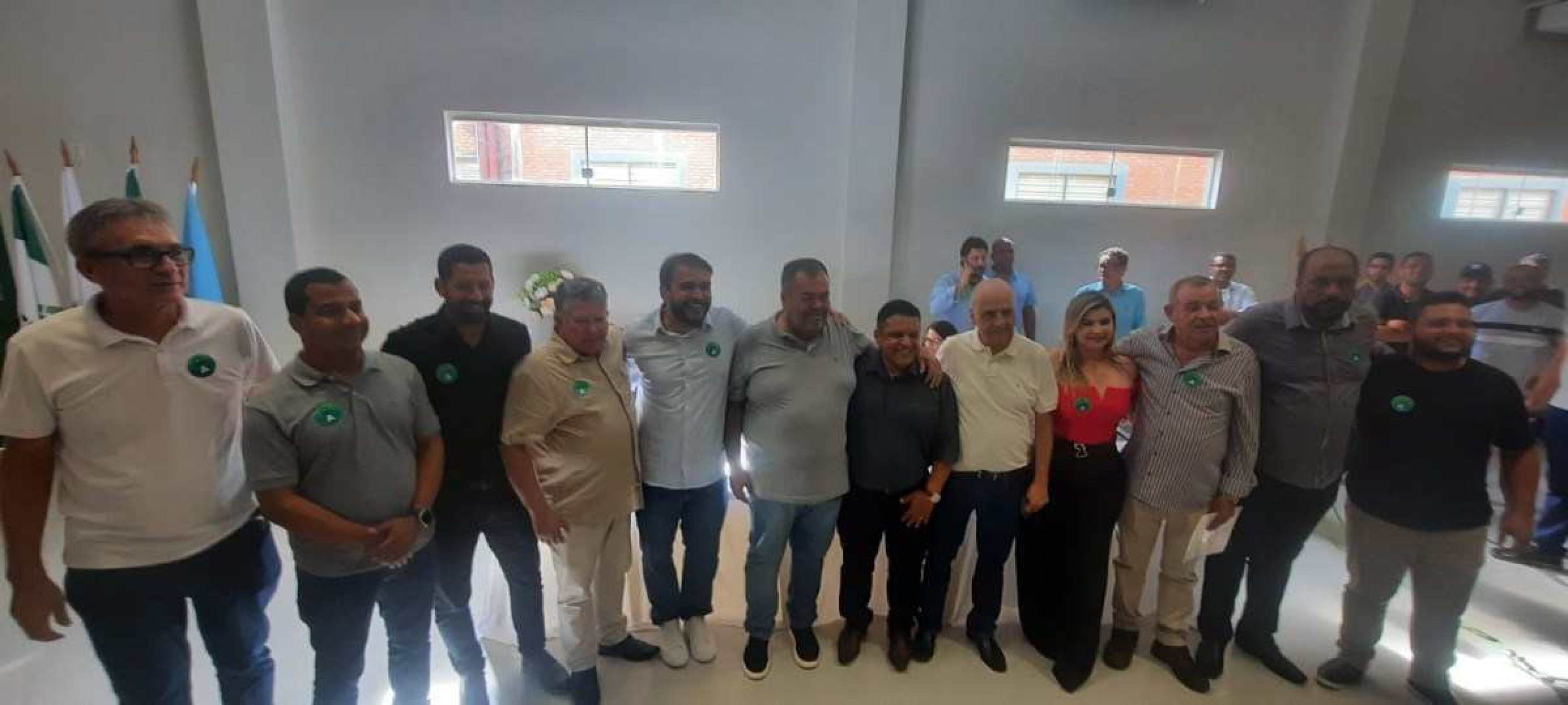 Prefeito de Curral de Dentro vence eleição de Consórcio de Municípios