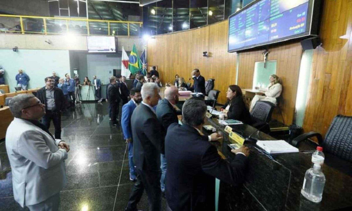 Sessão desta terça foi uma chamada extraordinária para votação de projetos -  (crédito: Divulgação/Alice Rezende/CMU)