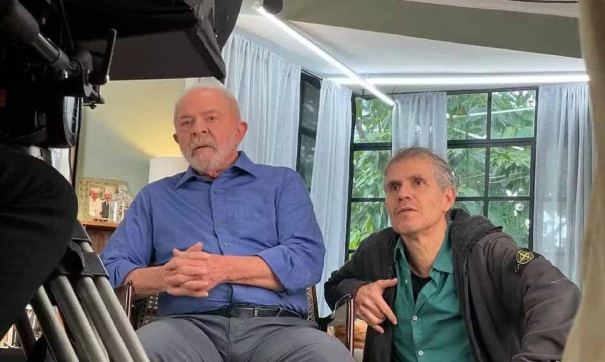 Lula e Sidônio Palmeira durante gravações de propaganda eleitoral na eleição de 2022 -  (crédito: Divulgação)