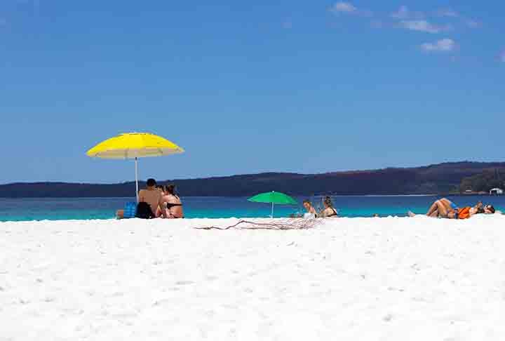 Praia de Hyams – Jervis Bay, Austrália - Com detenção no Guinness World Records, é conhecida por ter a areia mais branca do mundo, composta majoritariamente por sílica pura