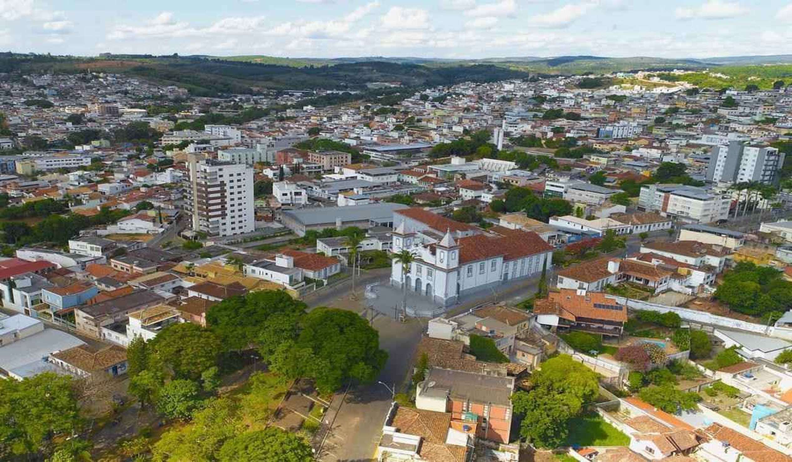 Homem é preso por filmar partes íntimas de mulheres em supermercados