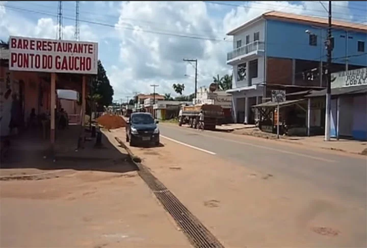 Tartarugalzinho (Amapá) - Cidade com 17.500 habitantes numa área de 6.700 km², a 230 km de distância da capital Macapá.