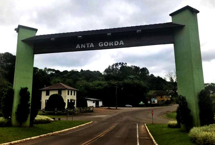 Anta Gorda (Rio Grande do Sul) - Cidade com 6.200 habitantes numa área de 242 km², a 411m de altitude e 190 km de distância da capital Porto Alegre. 