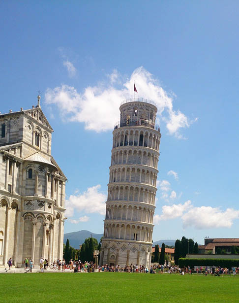 Entre as explicações, está a de que seria uma homenagem feita a William de Innsbruck, um dos possíveis projetistas da torre, corcunda nas costas. Outra de que seria resultado de um protesto feito pelos trabalhadores que recebiam baixos salários.