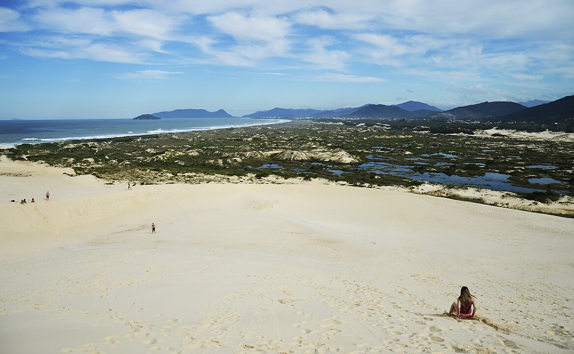 O parque também tem relevância econômica por atrair muitos turistas ao longo de todo o ano. 