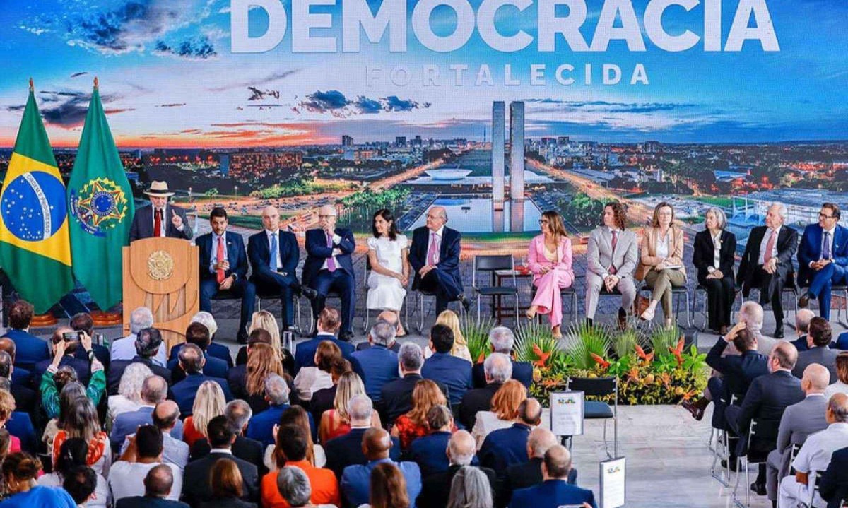 Presidente da República, Luiz Inácio Lula da Silva, durante cerimônia em defesa da Democracia, no Palácio do Planalto -  (crédito:  RICARDO STUCKERT)