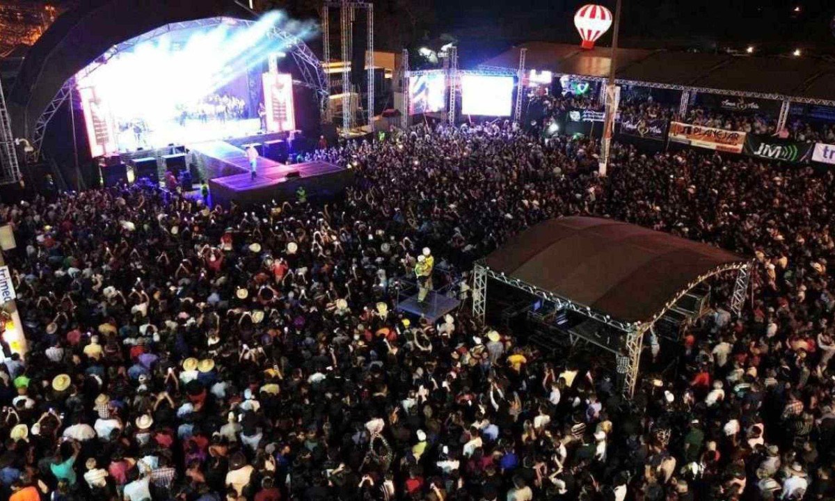 Carnaval de rua na cidade é tradicional na cidade -  (crédito: Divulgação/Prefeitura de Santa Vitória)