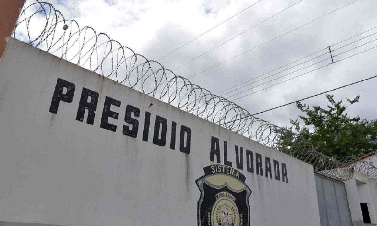 Detento foi atacado em frente ao Presídio Alvorada, em Montes Claros  -  (crédito: redes sociais/divulgação)