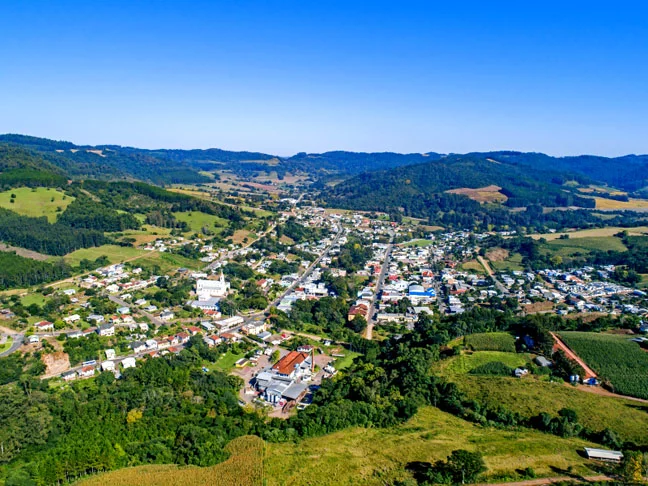 Putinga (Rio Grande do Sul) -Cidade com 4.200 habitantes numa área de 220 km2, a 435m de altitude e  203 km da capital Porto Alegre. 