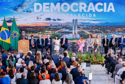 Presidente da República, Luiz Inácio Lula da Silva, durante cerimônia em defesa da Democracia, no Palácio do Planalto -  (crédito:  RICARDO STUCKERT)