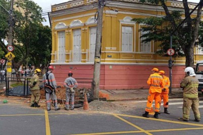 Homens estariam fazendo manutenção em um gasoduto quando a explosão aconteceu  -  (crédito: Alexandre Guzanshe/EM/D.A.Press)