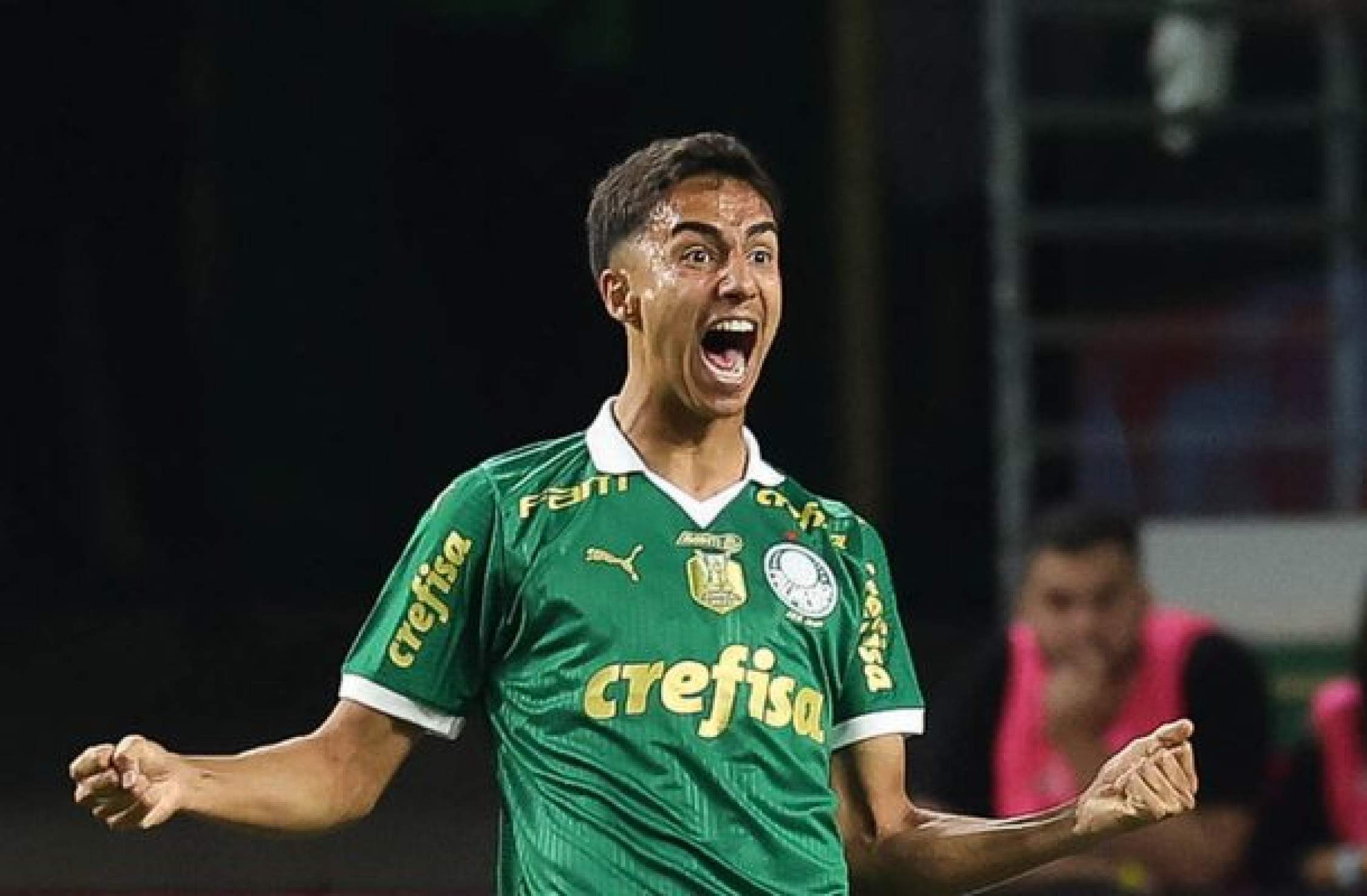Manchester City prepara oferta de R$ 250 milhões por Vitor Reis, do Palmeiras