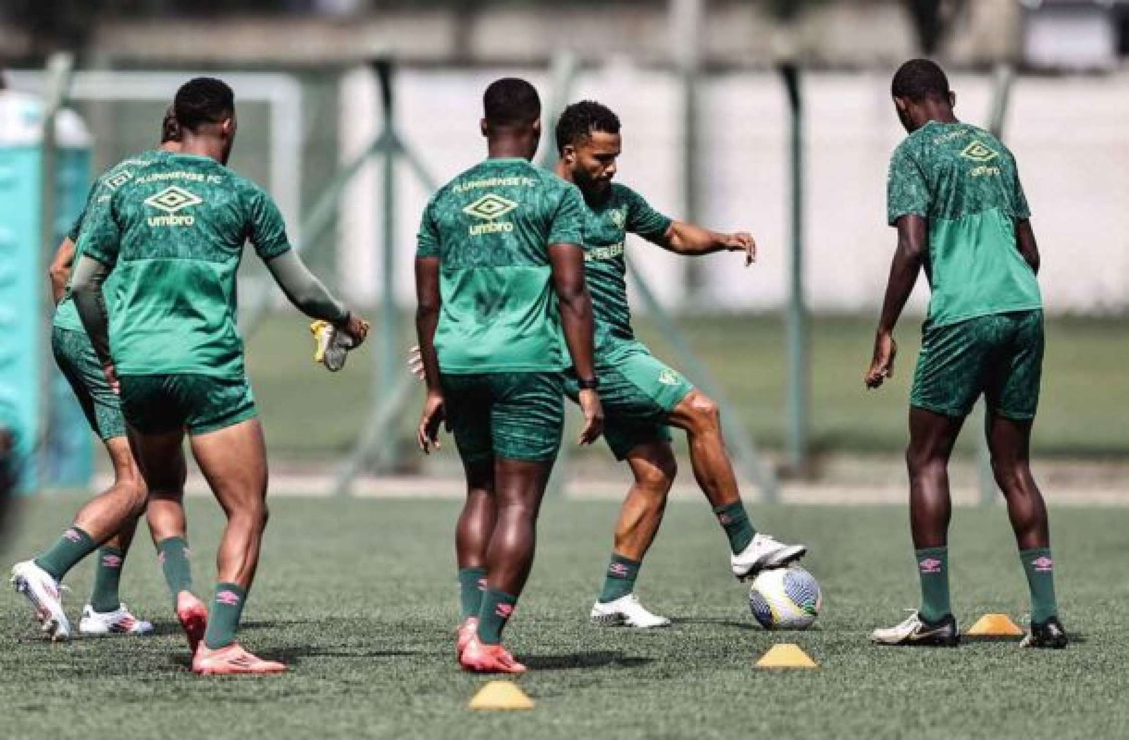 Com reapresentação do elenco principal, Fluminense define programação