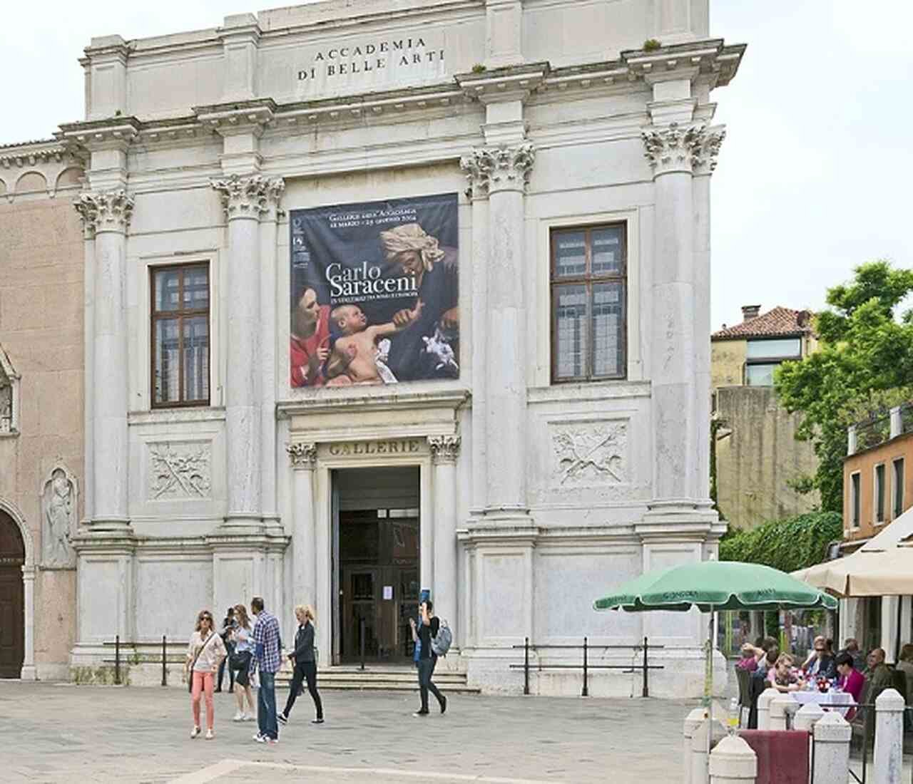 Gallerie dell'Accademia (1750): Museu que abriga uma das maiores coleções de arte veneziana, com obras de mestres como Bellini, Tiziano e Veronese, desde o Renascimento até o século XVIII