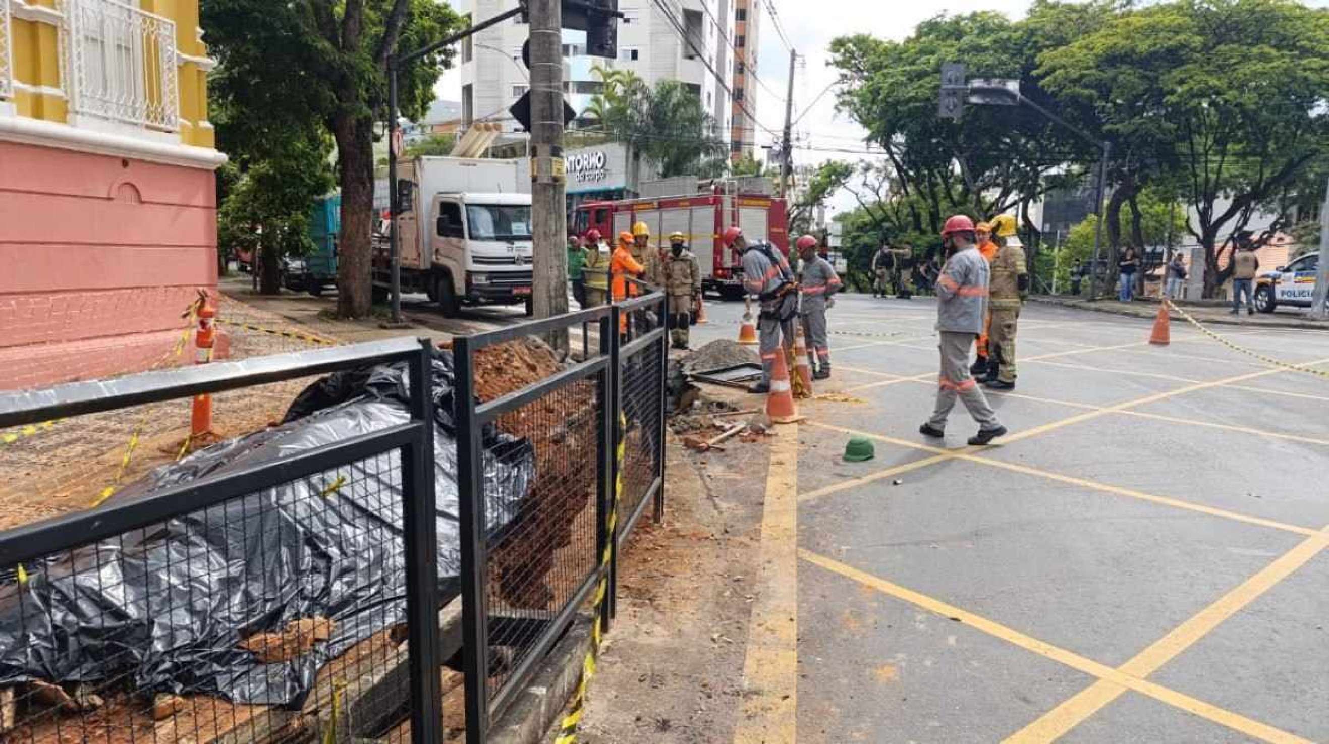 A rede elétrica foi atingida durante manutenção da rede pluvial 