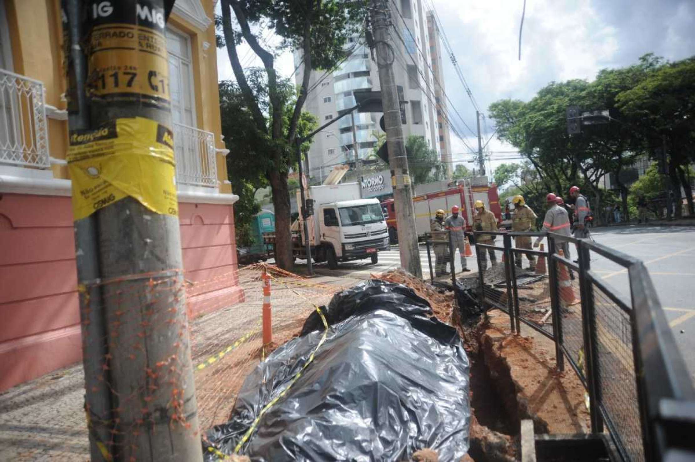 A rede elétrica foi atingida durante manutenção da rede pluvial 