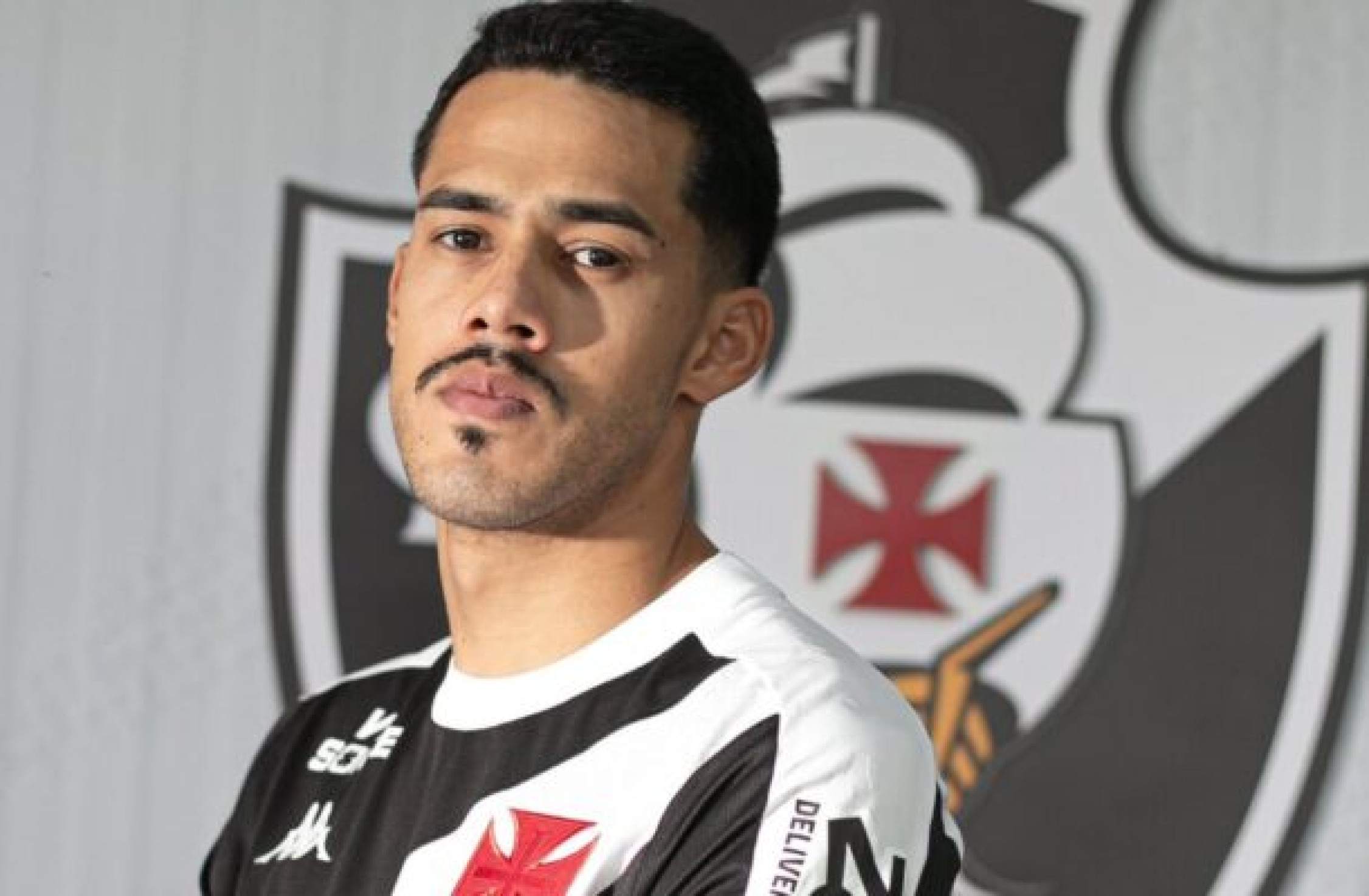 Vasco anuncia terceiro reforço para a temporada