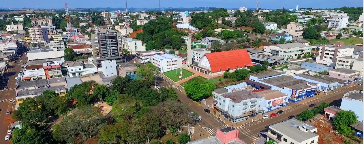 Dois Vizinhos (Paraná) - Cidade com 41 mil habitantes numa área de 418 km2, a 509m de altitude e  419 km da capital Curitiba. 