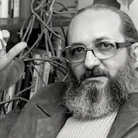 Paulo Freire (1921-1997) - Educador e filósofo nascido em Recife (PE), considerado um dos pensadores mais notáveis da Pedagogia no mundo. Patrono da Educação Brasileira. Destacou-se por associar a Educação à consciência política e à paz social. Recebeu o prêmio da Unesco de Educação Para a Paz (1986).  