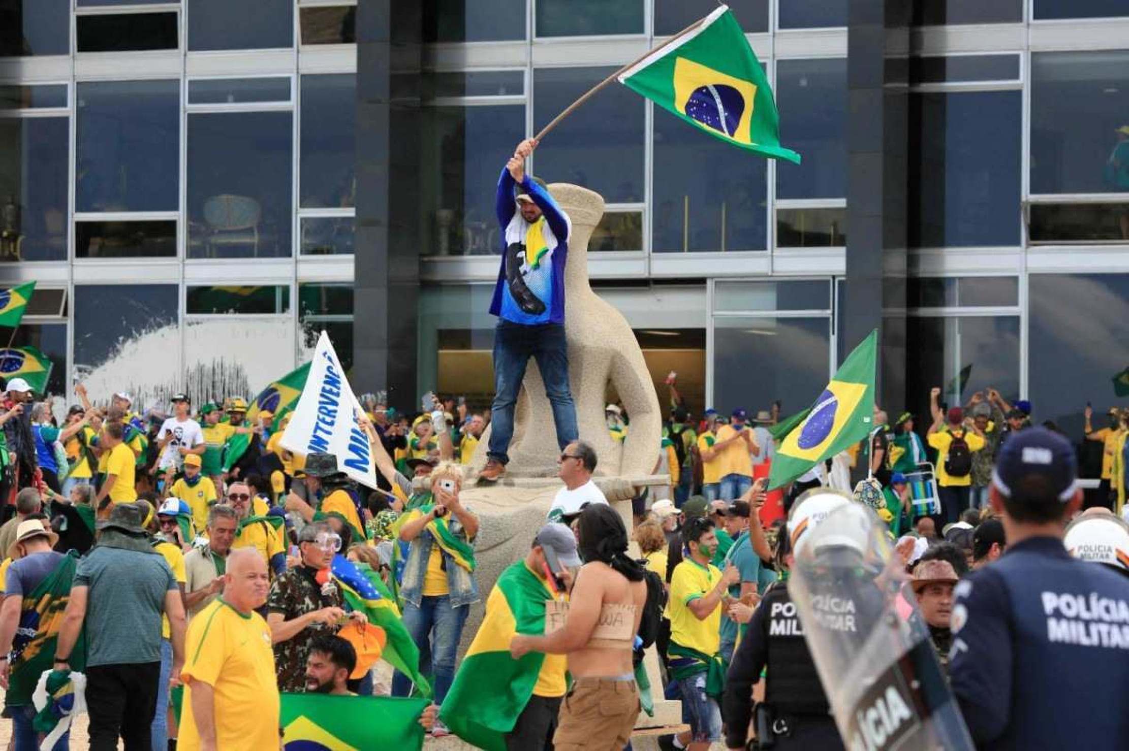 Dois anos depois de ataque aos Três Poderes, 57 mineiros foram condenados