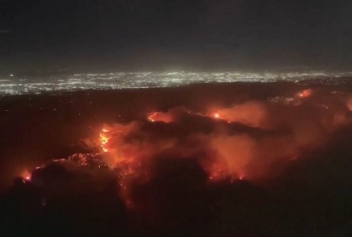 Incêndio em Los Angeles ameaça Calçada da Fama e letreiro de Hollywood