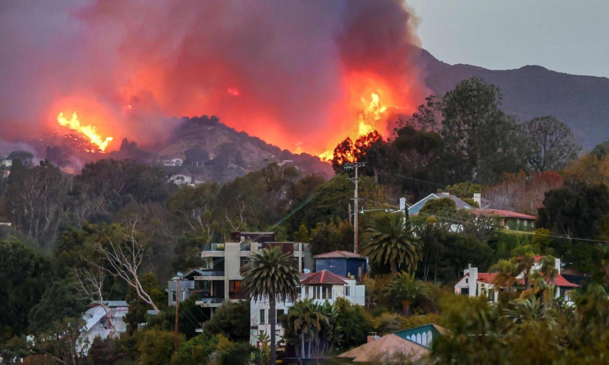 Eugene Levy está entre as pessoas que precisaram deixar suas casas por conta de incêndios em Los Angeles  -  (crédito: Getty Images)