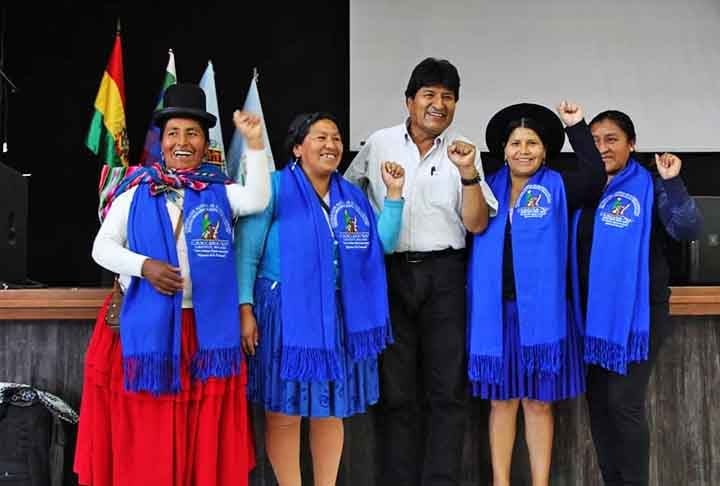 Embora a presença indígena exista em todos esses países, a preservação da cultura, língua e terras varia amplamente. Em alguns países, como Bolívia e Guatemala, as populações indígenas são bastante numerosas e politicamente significativas. Em outros, como Argentina e Uruguai, muitos povos indígenas foram praticamente dizimados ou assimilados, mas suas influências culturais permanecem.