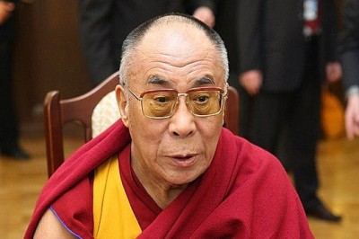 O Dalai Lama, líder espiritual do Tibete, expressou profunda tristeza pelas dezenas de mortos e feridos em um terremoto no Himalaia, na fronteira da região autônoma da China com o Nepal. O fenômeno natural causou ainda a destruição de mais de mil moradias.
 -  (crédito: Micha? Koziczy?ski/Wikimedia Commons )