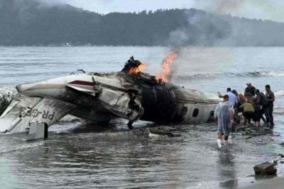 Avião explodiu em Ubatuba, com cinco passageiros -  (crédito: Reprodução / redes sociais)