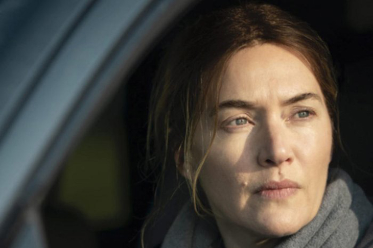 Entre os trabalhos mais recentes de Winslet destaca-se o papel da protagonista na minissérie da HBO “Mare of Easttown”, uma detetive que investiga um assassinato no subúrbio da Filadélfia, no estado da Pensilvânia. O desempenho rendeu a ela mais um Globo de Ouro e outras premiações.
