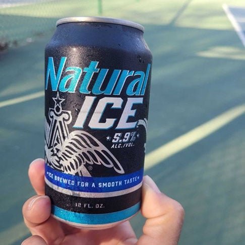 Natural Ice -  Teor alcoólico de 5,9% - Cerveja lager forte, conhecida por seu teor alcoólico mais elevado. Produzida pela Anheuser-Busch nos Estados Unidos.
