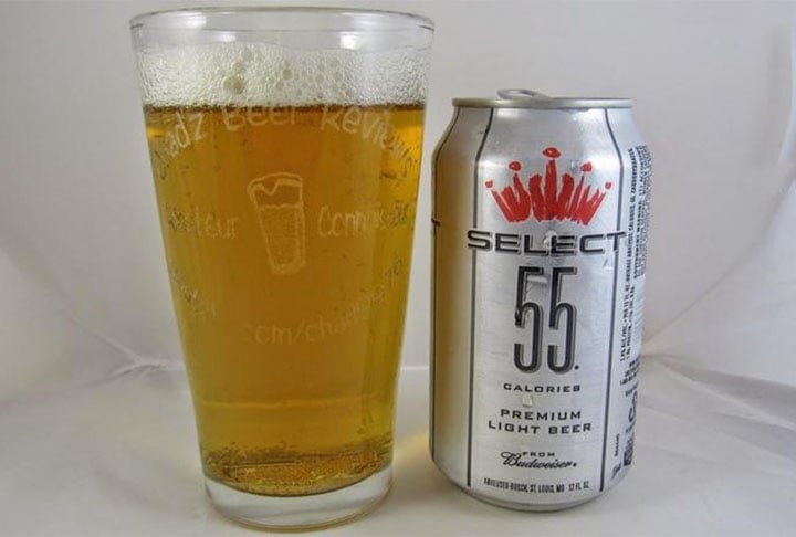 Budweiser Select 55 -  Teor alcoólico de 2,4% - Cerveja de baixas calorias com perfil refrescante. Produzida pela Anheuser-Busch em St. Louis, Missouri, EUA.
