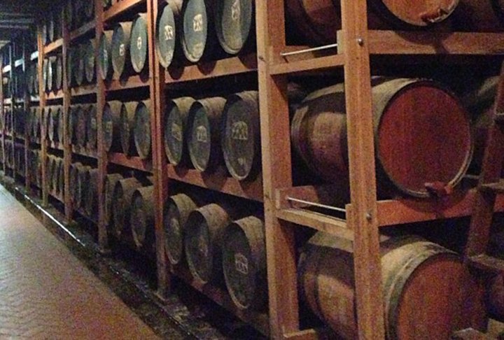 Uma tÃ¡tica para dar qualidade Ã  cachaÃ§a Ã© o envelhecimento em tonÃ©is de madeira. 