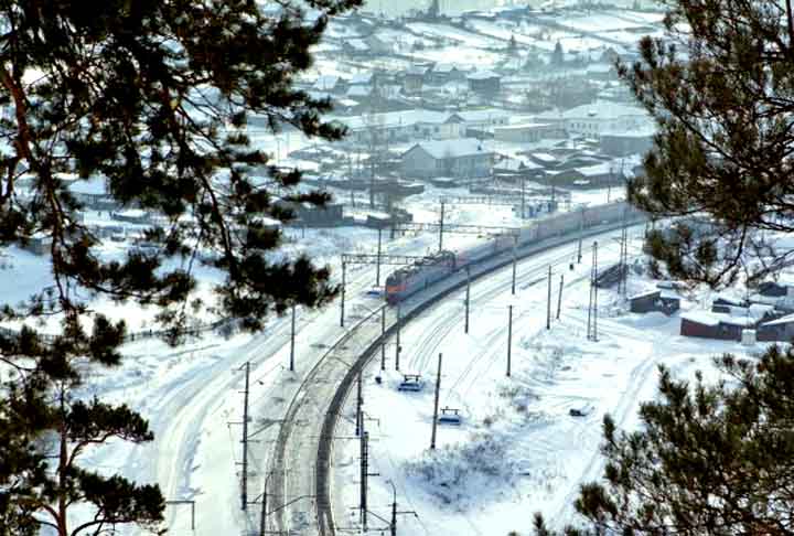 1ª) Moscou-Vladivostok, Russian Railways: A ferrovia mais extensa do mundo tem 9.259 km de comprimento e percorre essa rota em dias alternados. São impressionantes 7 dias e meio para completar o percurso!