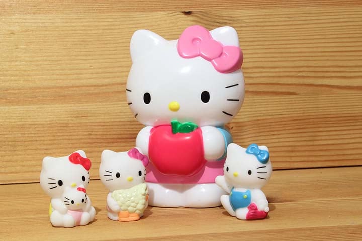 Apesar da aparência de gata, Hello Kitty não é um animal como muitos pensam, mas sim uma personificação de alguém real.