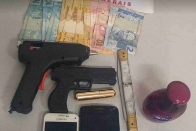 Criminosos usaram armas falsas, mas foram violentos -  (crédito: Divulgação/PMMG)