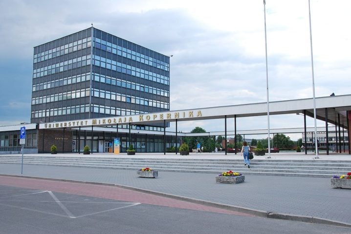 Recentemente, arqueólogos da Universidade Nicolau Copérnico encontraram a primeira evidência física de uma criança 