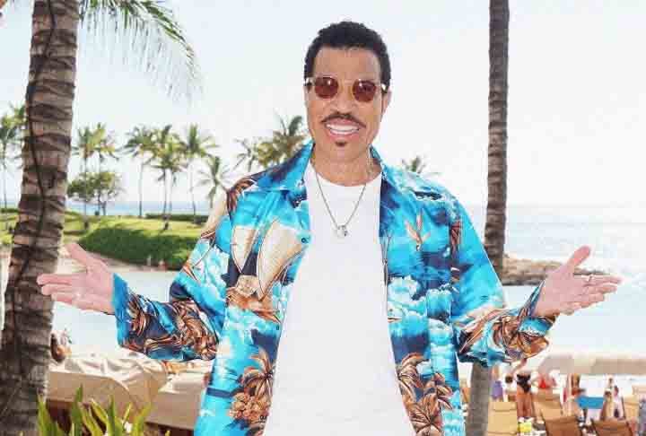 O artista se tornou um dos artistas mais vendidos de todos os tempos, com mais de 100 milhões de discos vendidos em todo o mundo. -Instagram @lionelrichie