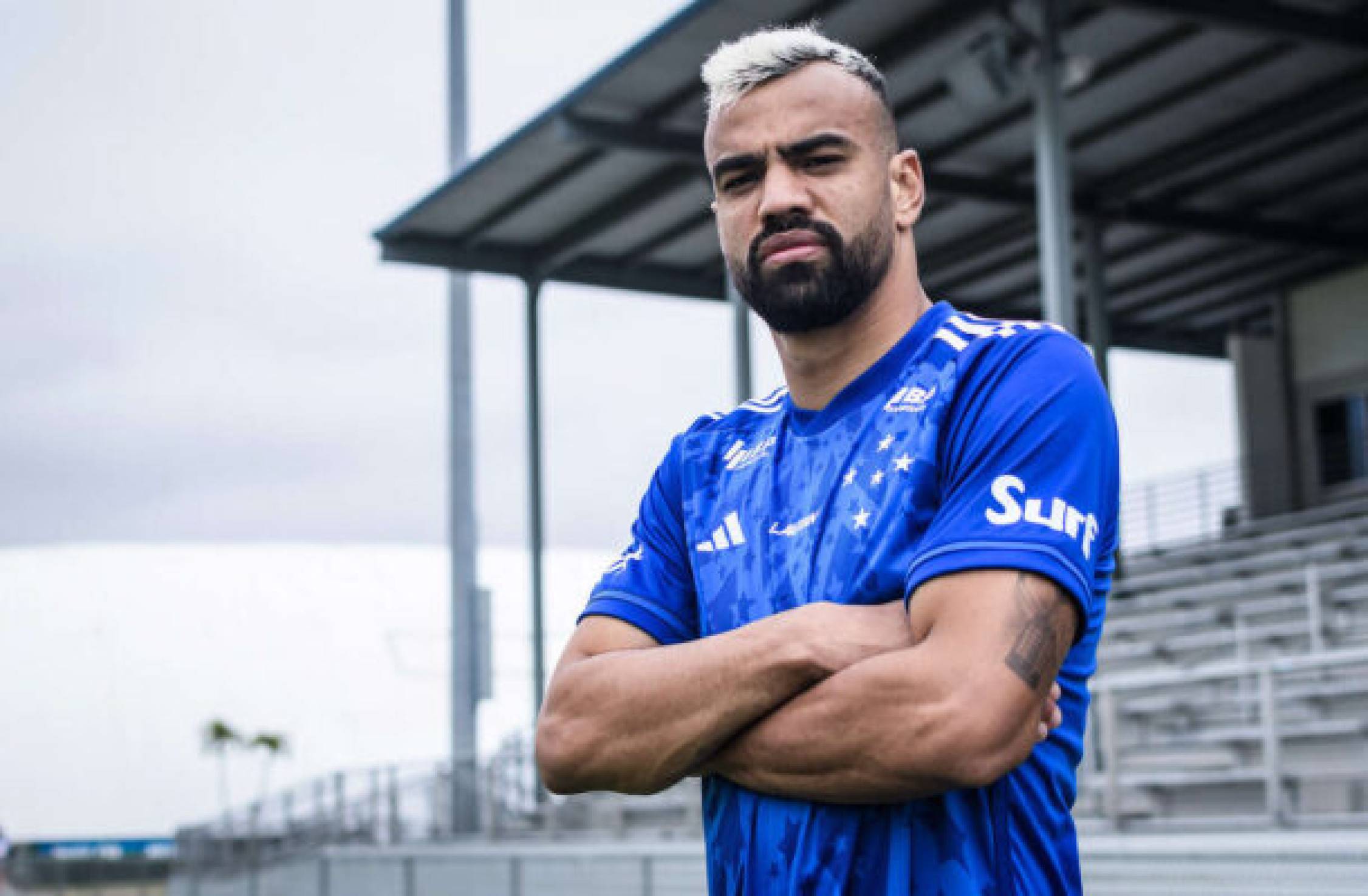 Cruzeiro, enfim, anuncia a contratação do zagueiro Fabrício Bruno