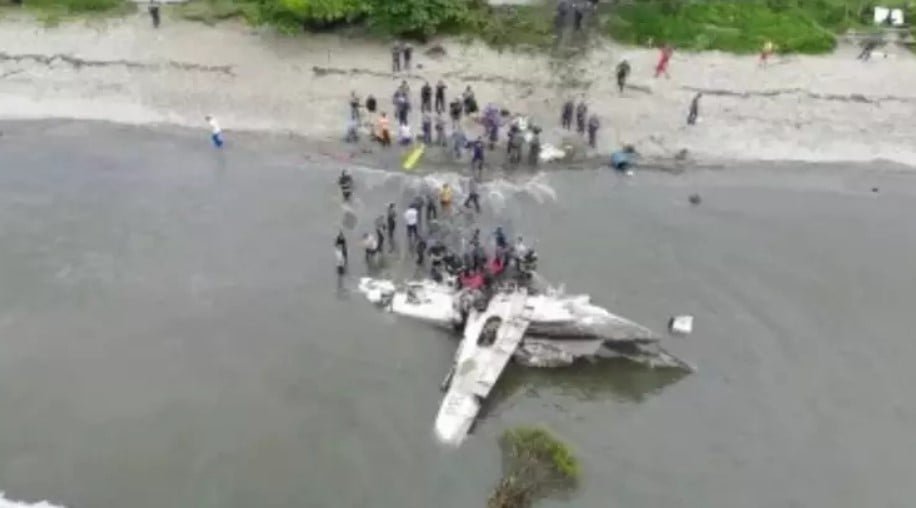 Fabricada em 2008 pela Cessna Aircraft, a aeronave tinha capacidade para oito pessoas. O Cenipa (Centro de Investigação e Prevenção de Acidentes Aeronáuticos) recolheu os destroços para perícia como parte das investigações para apurar as causas do acidente.
