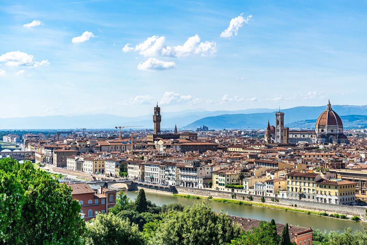  Uma das regiões mais visitadas da europa, a Toscana é reconhecida também pela beleza de seus cenários naturais. 