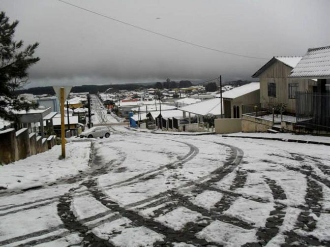 Inácio Martins (PR) - Localizado a 1.198 metros de altitude, na Serra da Esperança, é o município mais alto do Paraná. Tem 11 mil habitantes. Nos meses mais frios, a temperatura média é de 10ºC. Os termômetros já registraram -4,5ºC no inverno. 