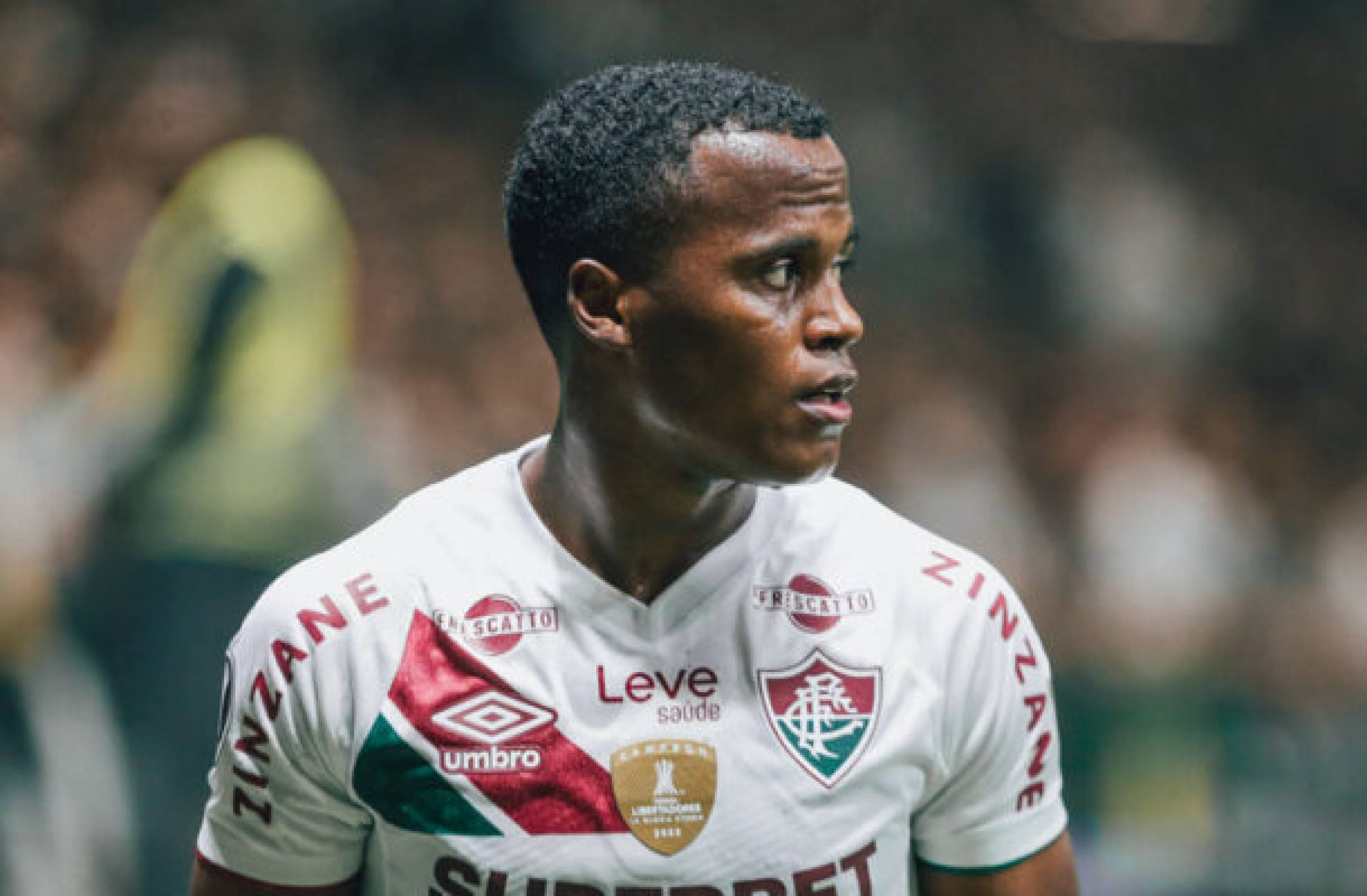 Fluminense deixa Arias em espera após não receber ofertas da Europa