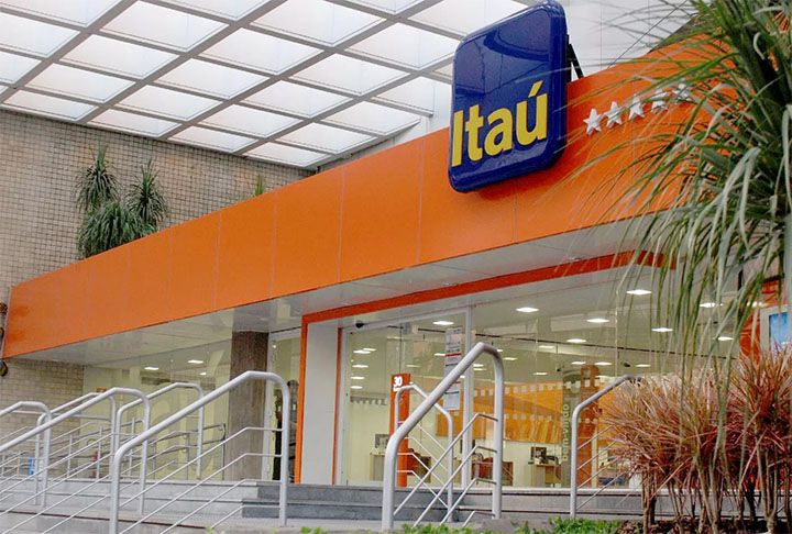 1Âº lugar: ItaÃº Unibanco - Maior banco privado do paÃ­s, Ã© resultado da fusÃ£o de ItaÃº e Unibanco em 2008 - Ativo total em 2024: R$ 2,6 trilhÃµes.

