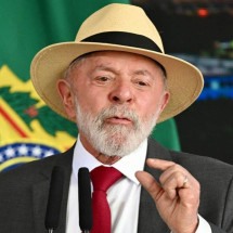 Paraná Pesquisas: Lula lidera cenários com Michelle e Tarcísio para 2026 - EVARISTO SA / AFP