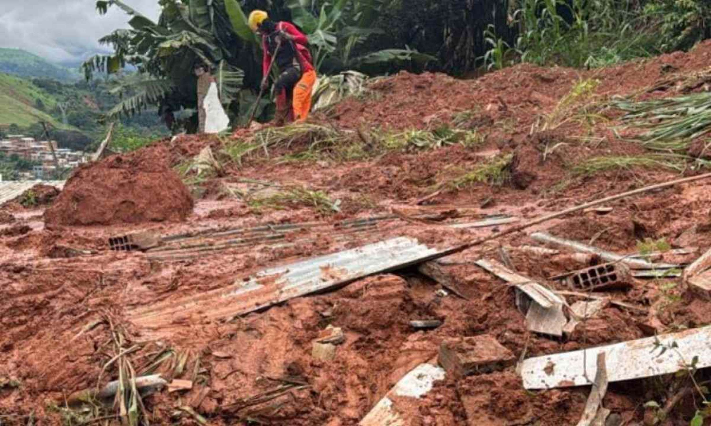 Sobe para sete o número de mortes causadas por chuvas em Ipatinga (MG)