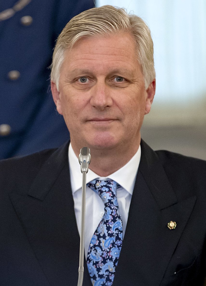 O atual rei é Philippe, enquanto o governo é liderado pelo Primeiro-Ministro, hoje Alexander De Croo. O rei tem funções limitadas, mas simboliza a unidade nacional em um país com diferenças linguísticas e culturais.