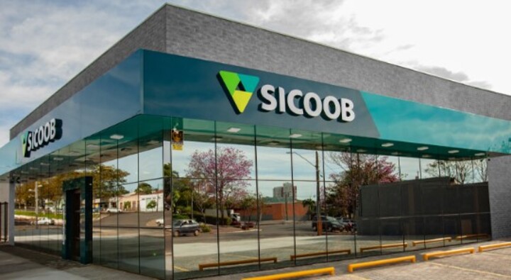 9º lugar: Sicoob - Sistema de Cooperativas Financeiras do Brasil sediado em Brasília - Ativo total em 2024: R$ 298,4 bilhões.
